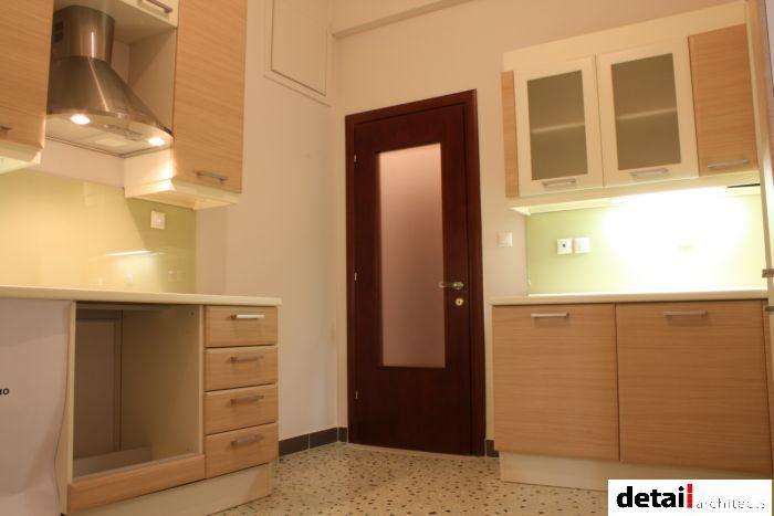 Combined with simple lines and non-transparent data on the kitchen - Λιτές γραμμές με συνδυασμό διάφανων και μη στοιχείων για το χώρο κουζίνας